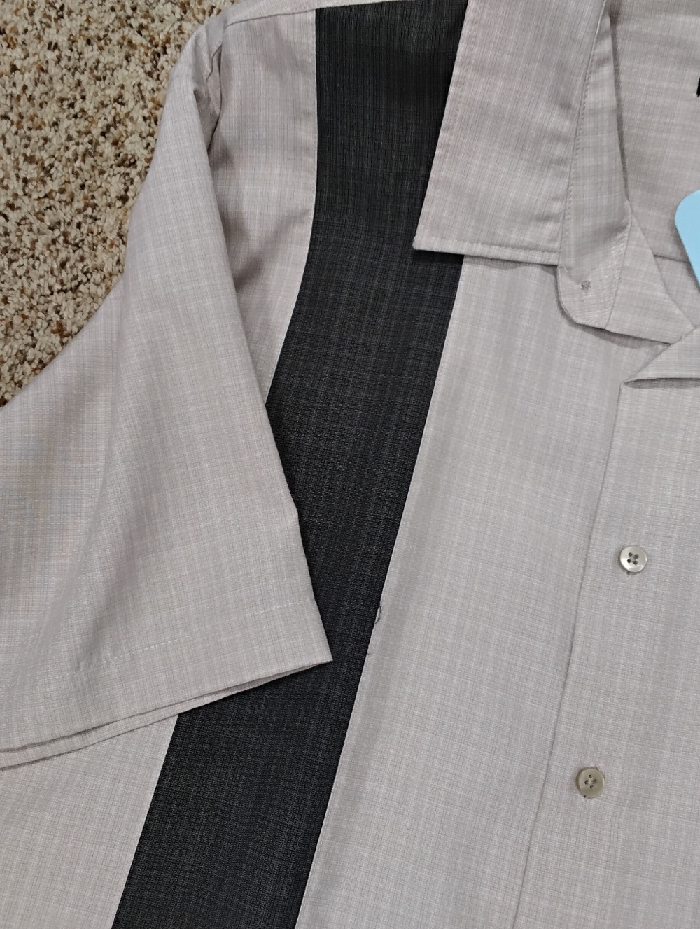 3929 Size XL Van Husen Beige Short-Sleeve Button-Down Shirt with Black Panels - Picture 3 of 7